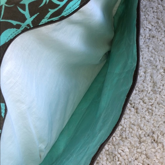 Two Loops Tote - Picture 4 of 6